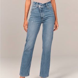 Abercrombie Ultra High Rise 90s Straight Ultra High Rise Jean Women’s 29 8L